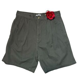 Adolfo pleated front green shorts 32 100% Cotton EUC